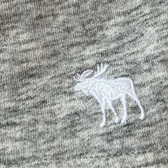 Rhinestone sweatshirt (13/14)
Heather oatmeal/grey - Picture 9 of 10